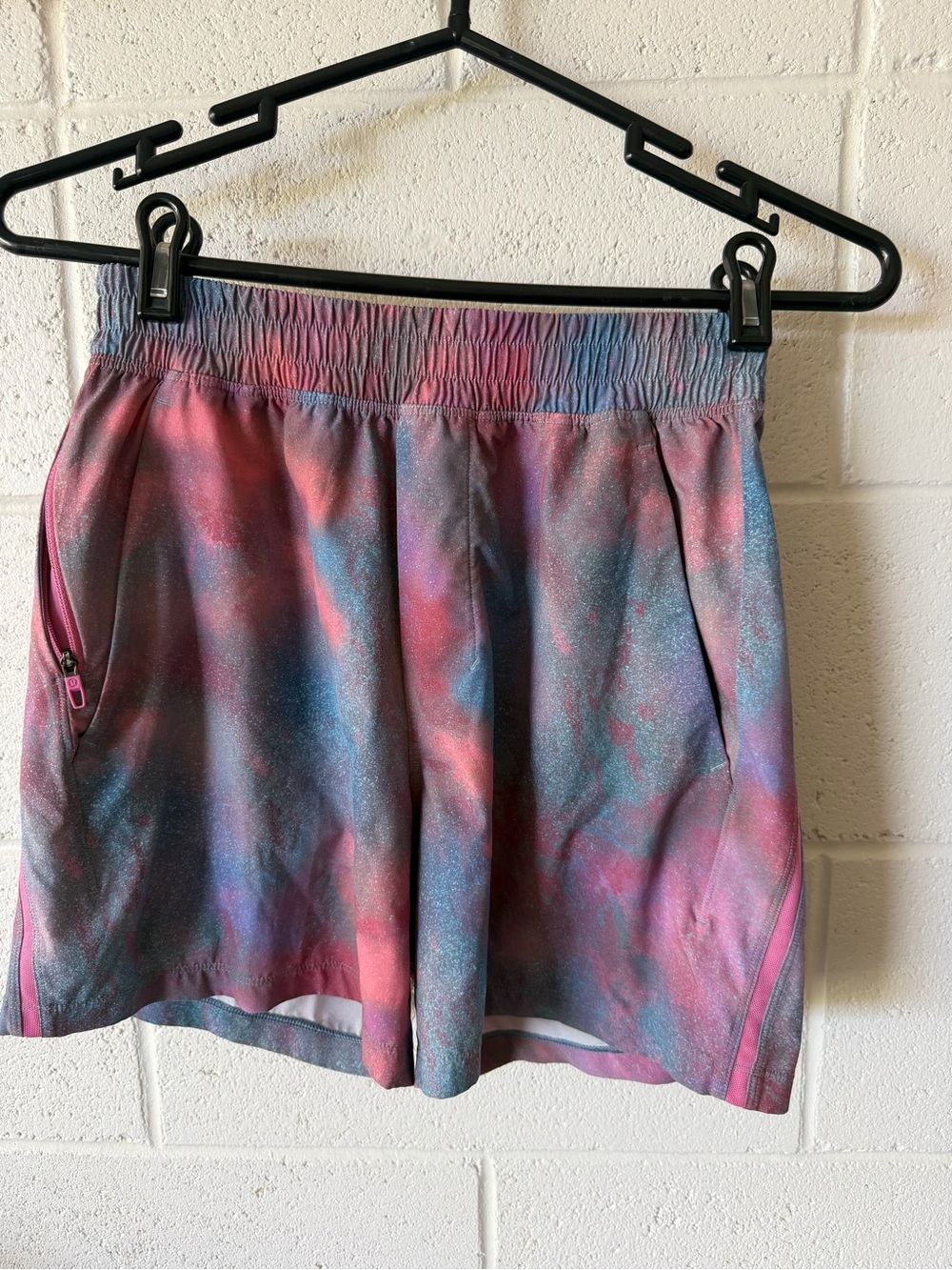 lululemon athletica Pink and Blue Tie-Dye Pace Breaker Shorts XS Men’s